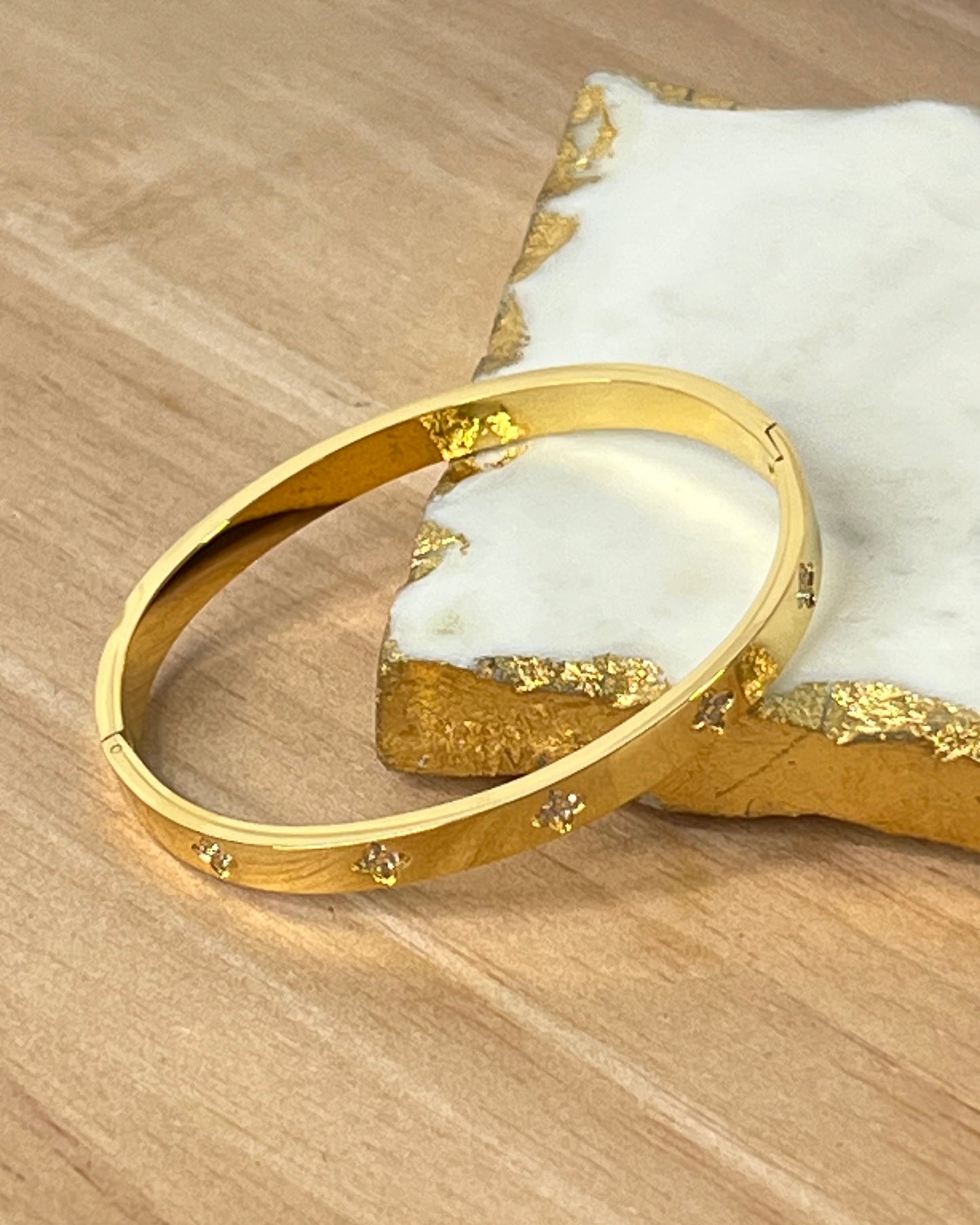 Gem Clover | Gold Bangle