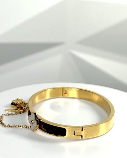 Clover Lock & Key | Gold Bangle